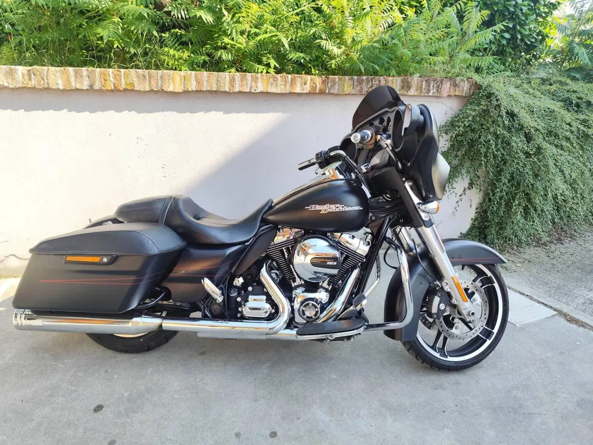 Harley-Davidson 1690 Street Glide Special (2014 - 16) - FLHX