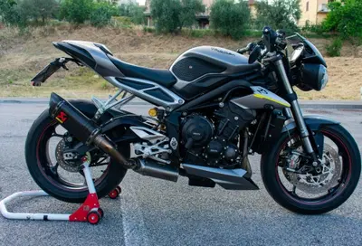 Triumph Street Triple RS (2017 - 19) usata