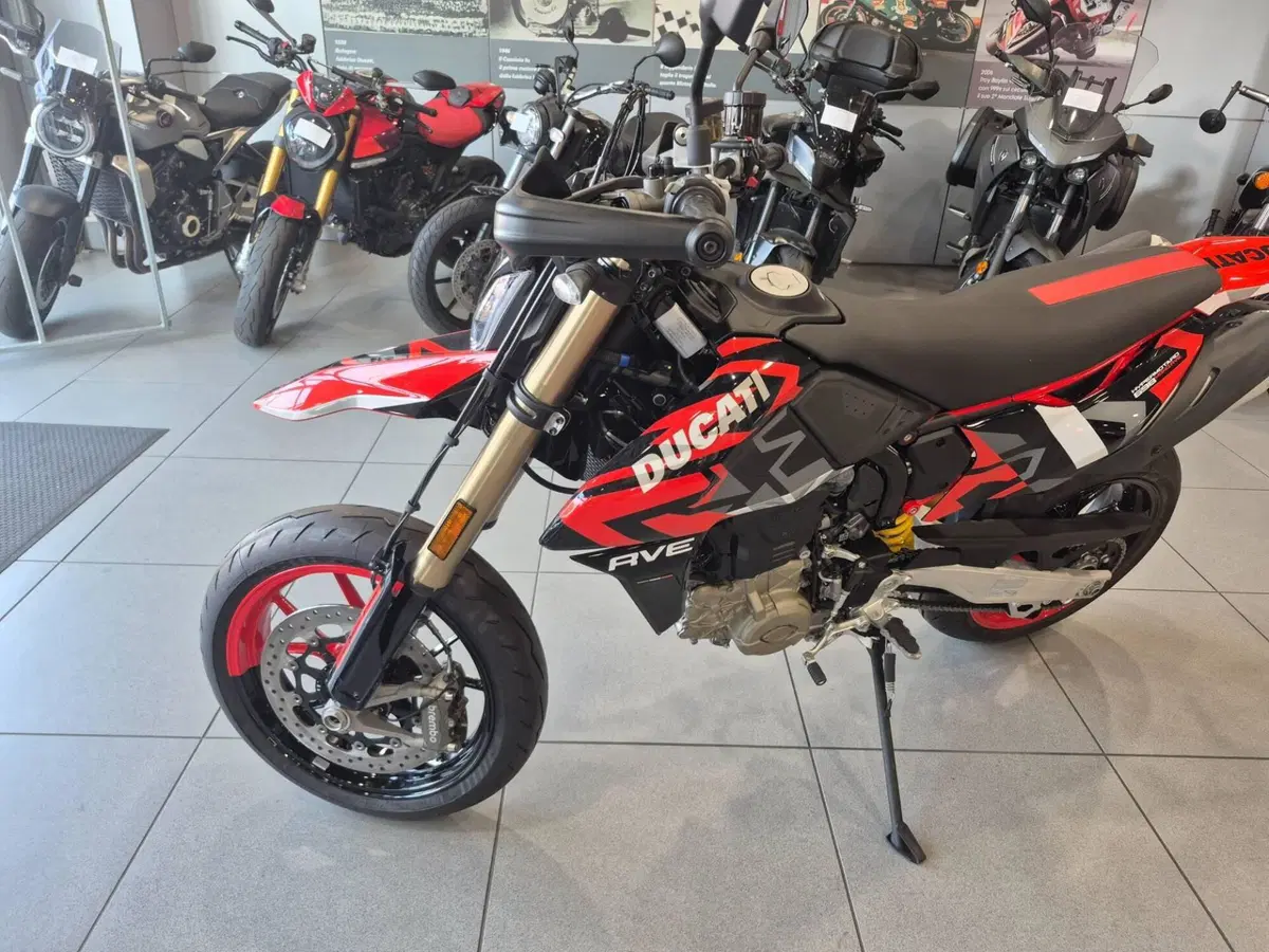 Ducati Hypermotard 698 Mono RVE (2024 - 26) (3)