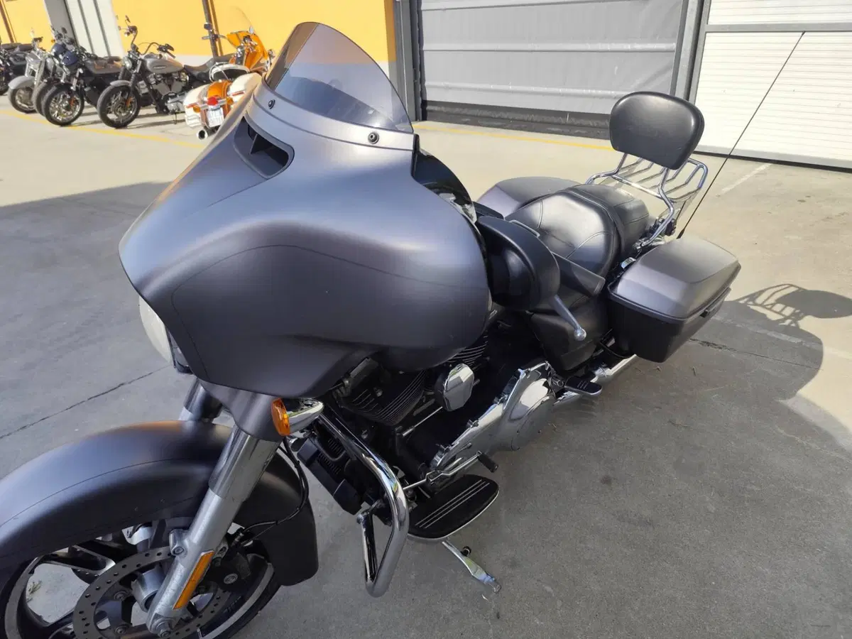 Harley-Davidson 1690 Street Glide Special (2014 - 16) - FLHX (8)