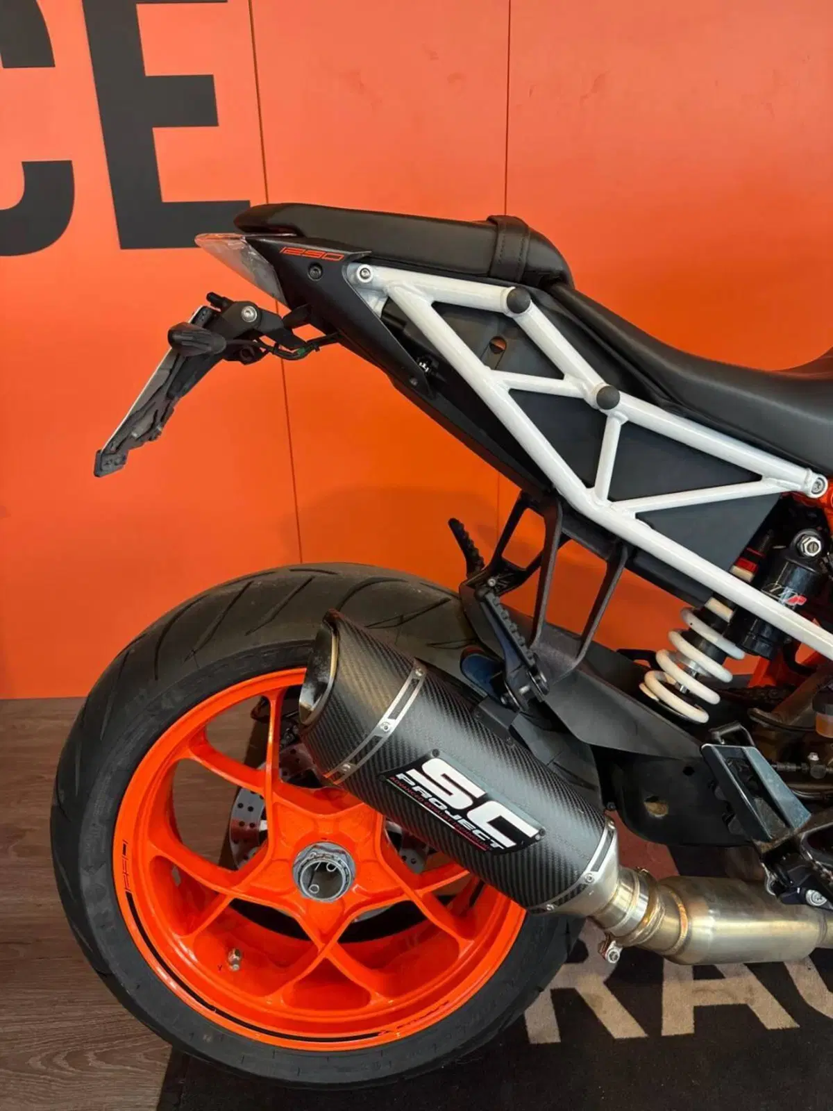 KTM 1290 Super Duke R ABS (2017 - 18) (3)