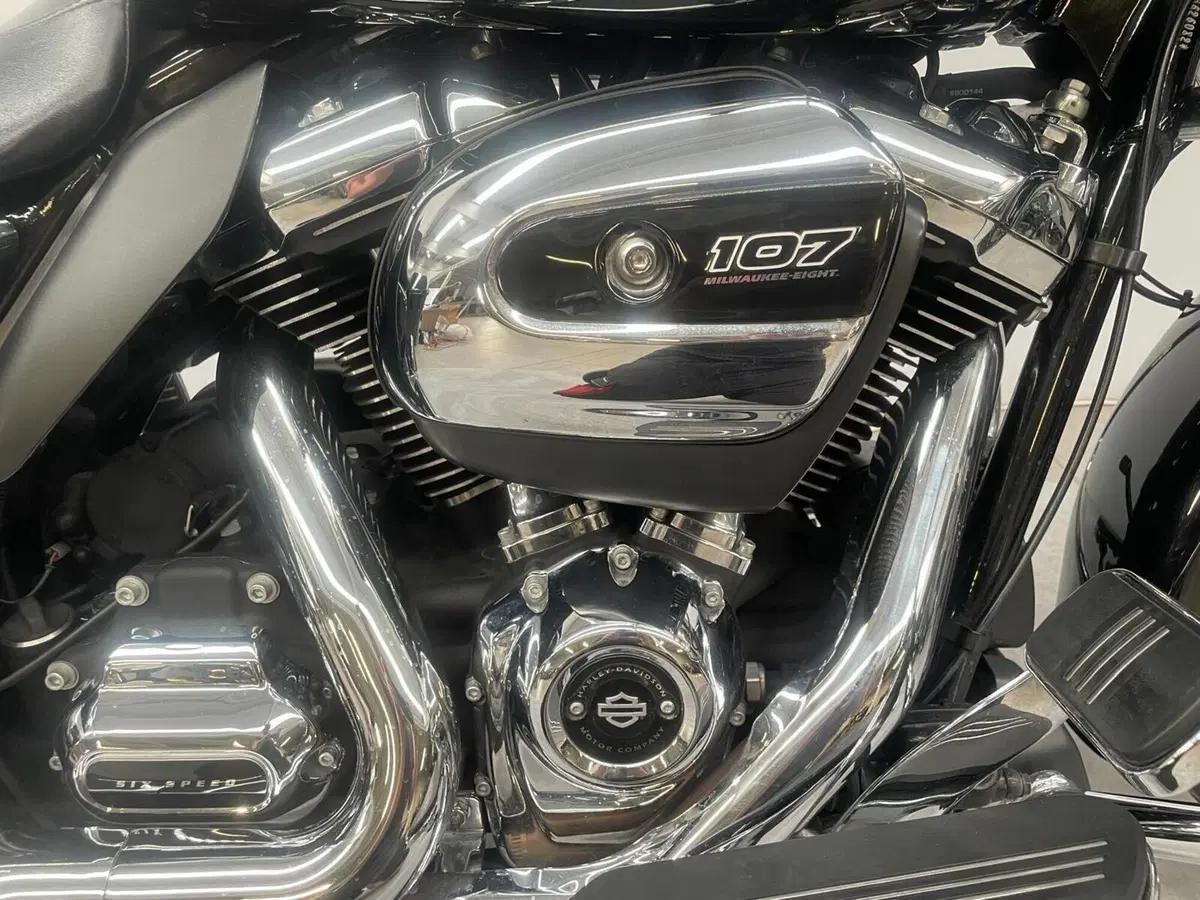 Harley-Davidson 107 Street Glide (2017 - 19) - FLHX (9)