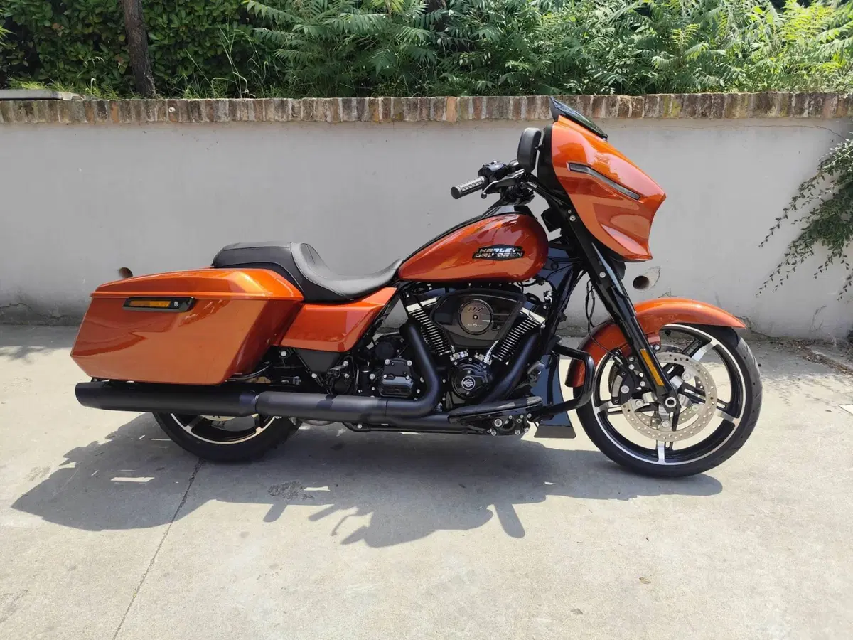Harley-Davidson Street Glide (2024 - 26)