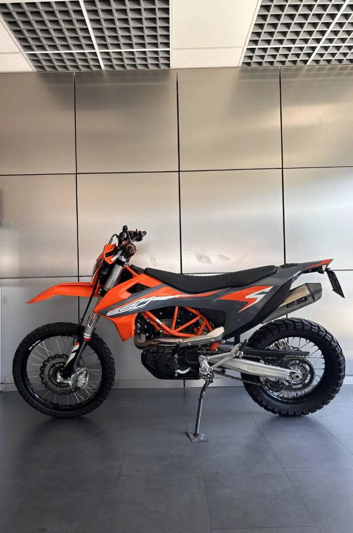 KTM 690 Enduro R (2022 - 25) (4)