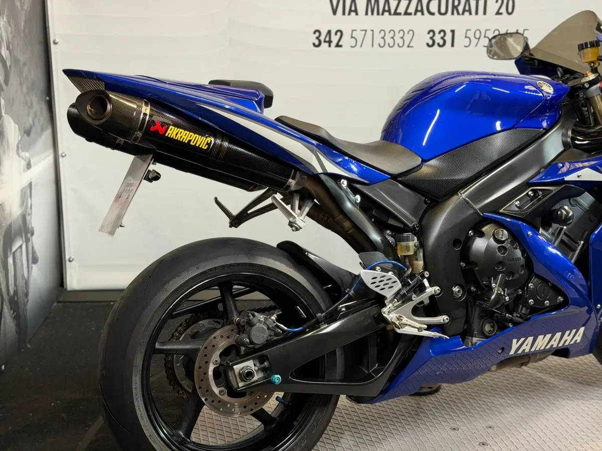 Yamaha YZF R1 (2006 - 07) (3)