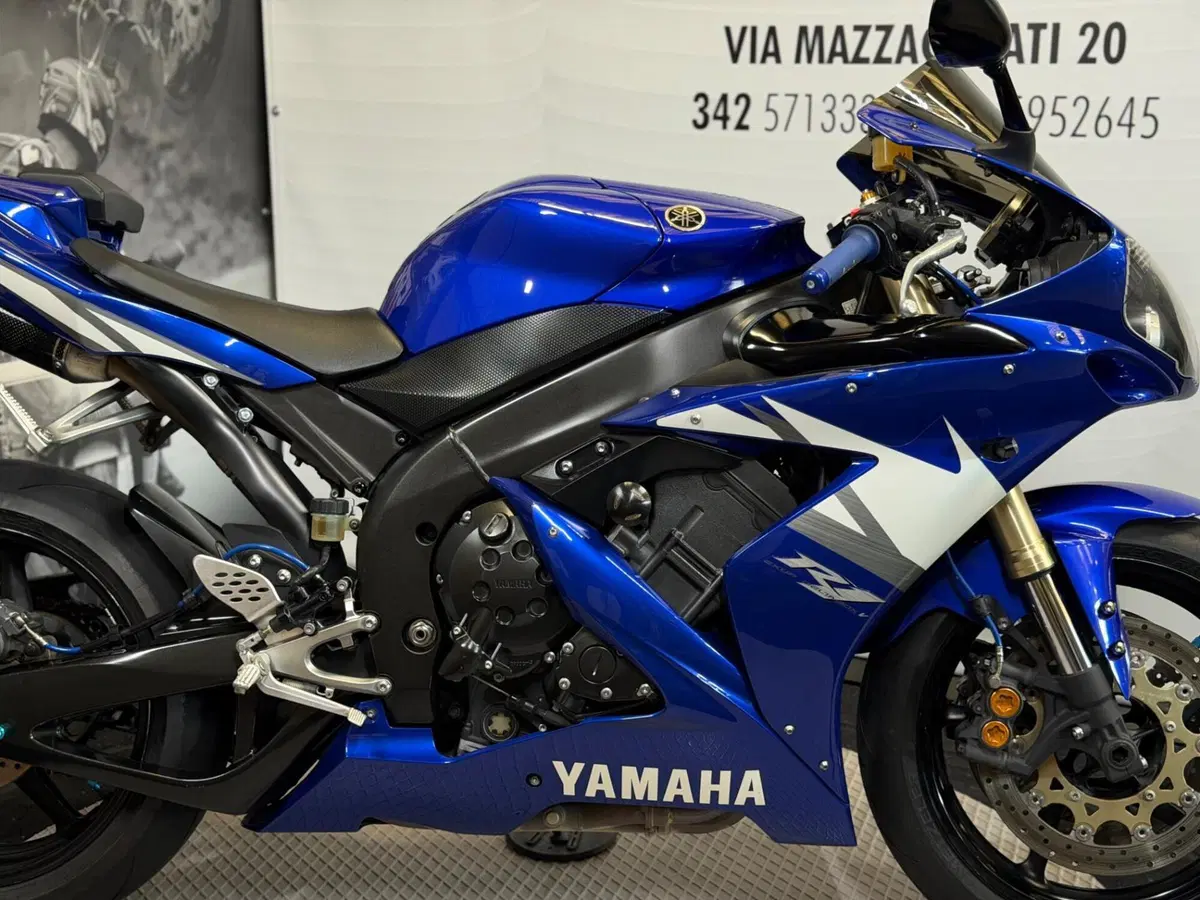 Yamaha YZF R1 (2006 - 07) (4)