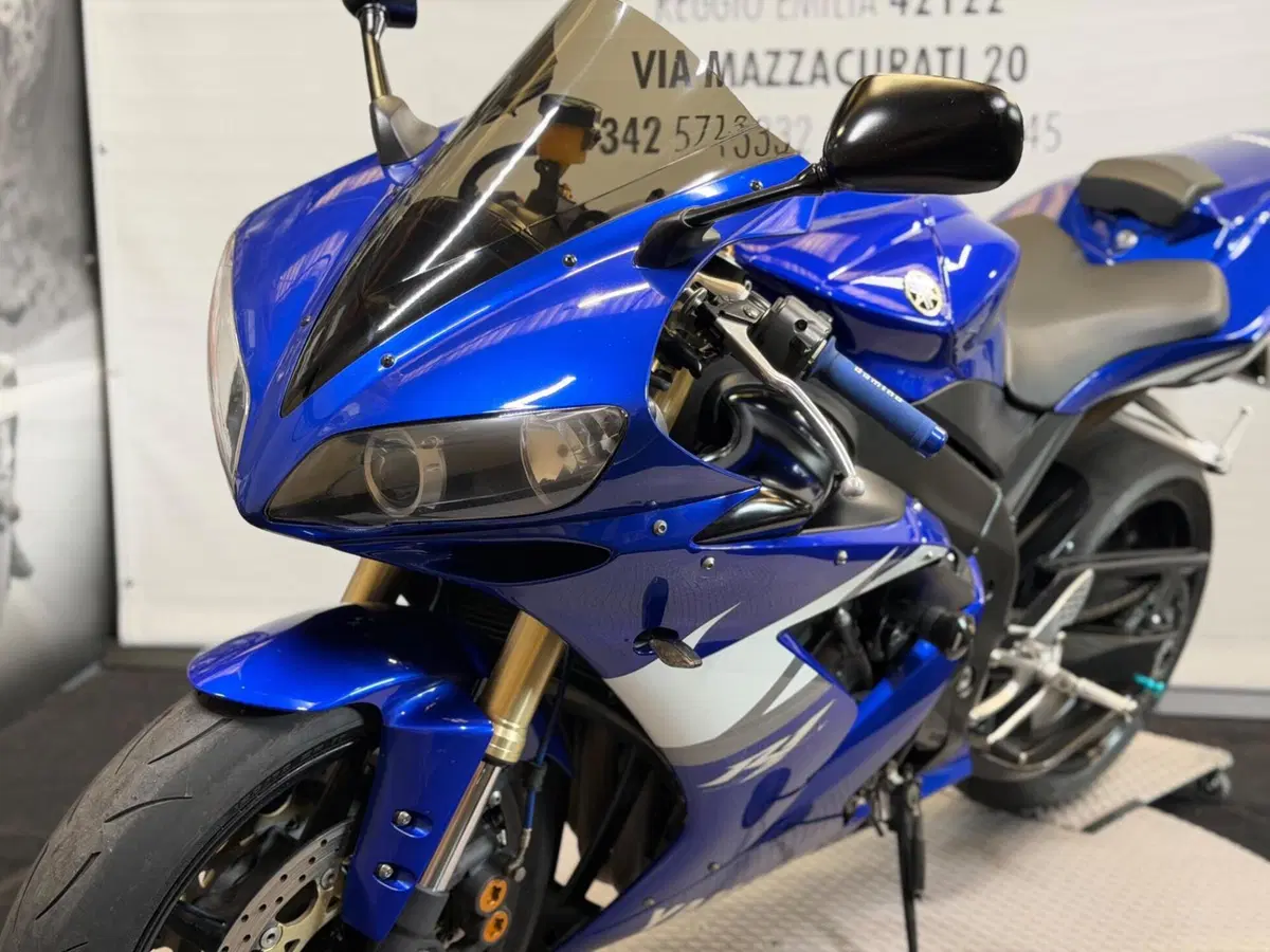 Yamaha YZF R1 (2006 - 07) (8)