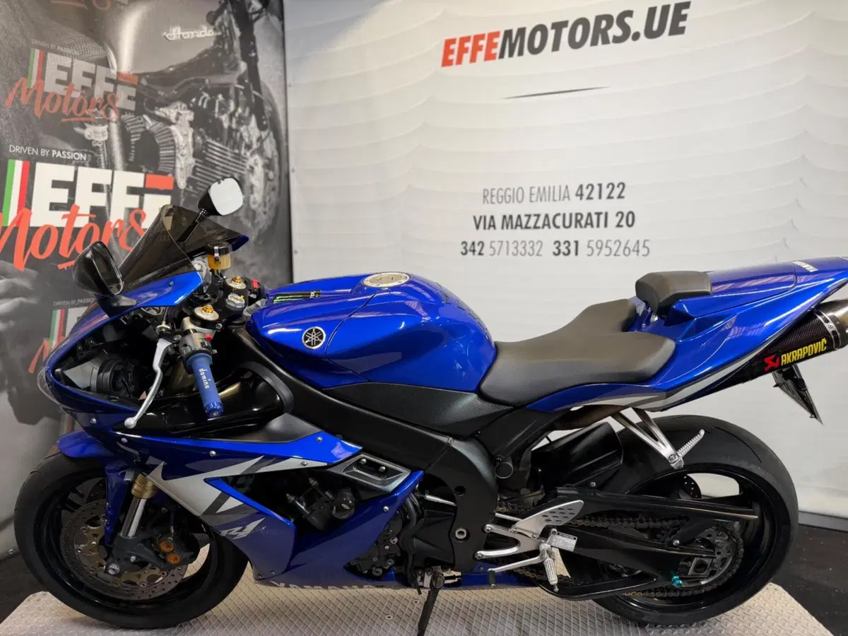 Yamaha YZF R1 (2006 - 07) (9)