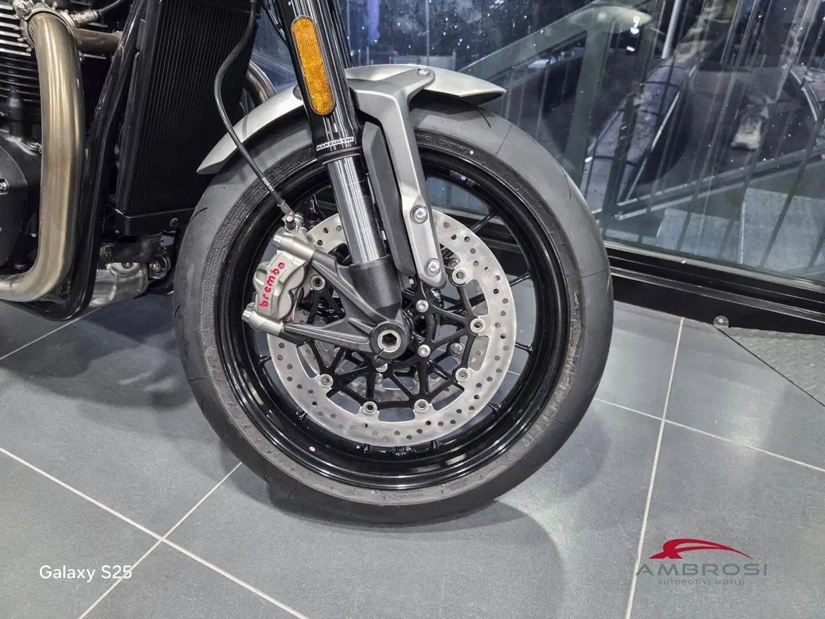 Triumph Speed Twin 1200 (2025 - 26) (4)