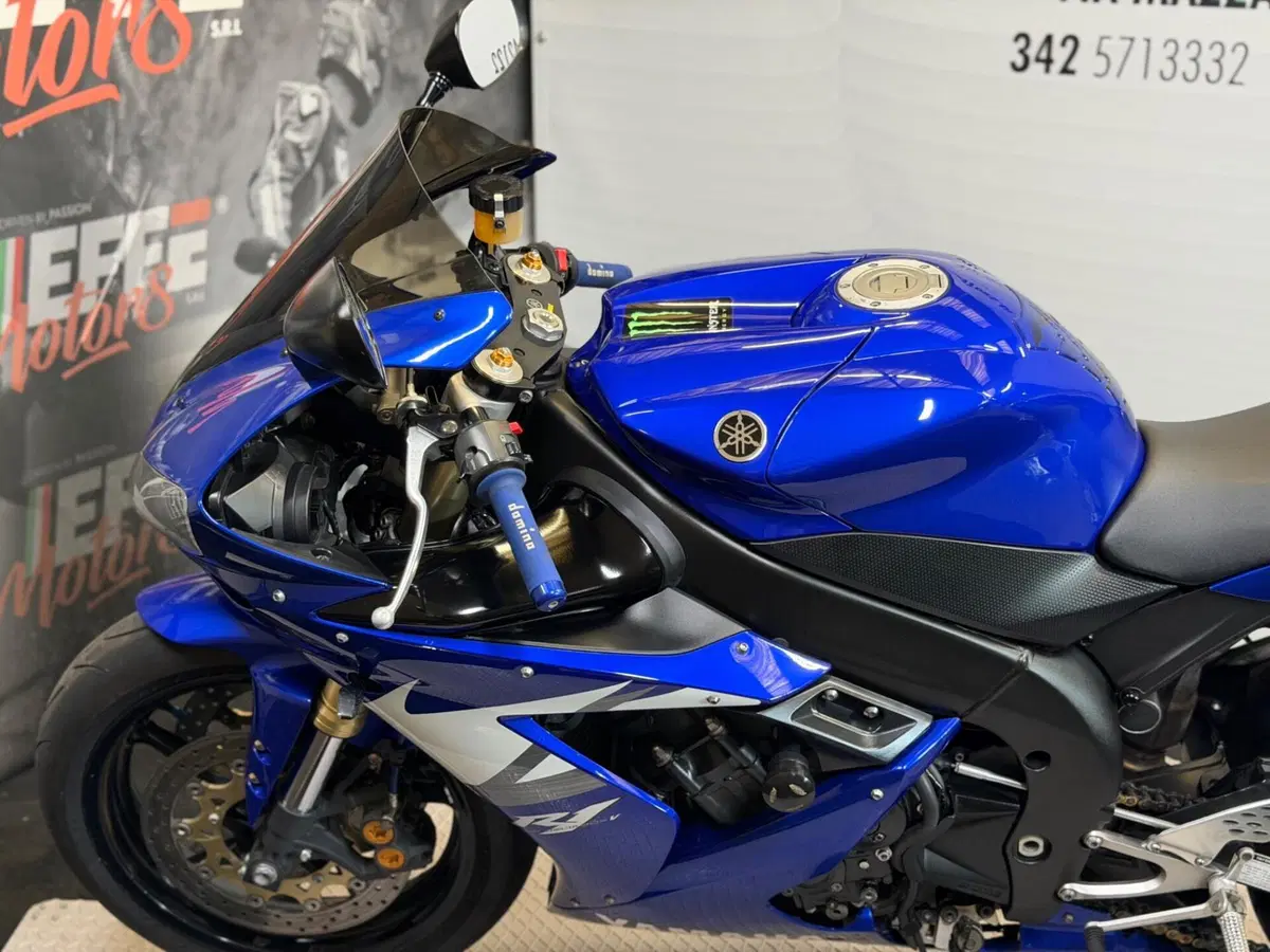 Yamaha YZF R1 (2006 - 07) (10)
