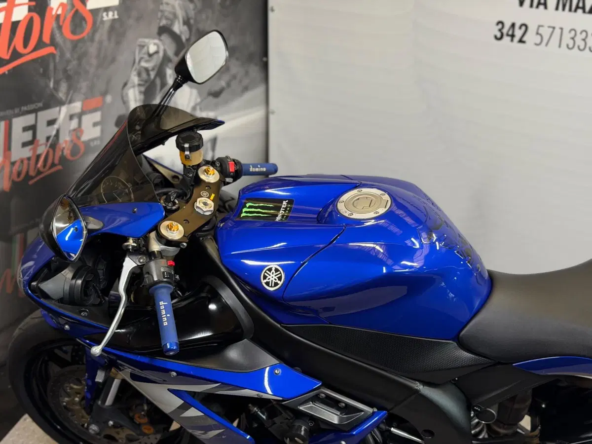 Yamaha YZF R1 (2006 - 07) (12)