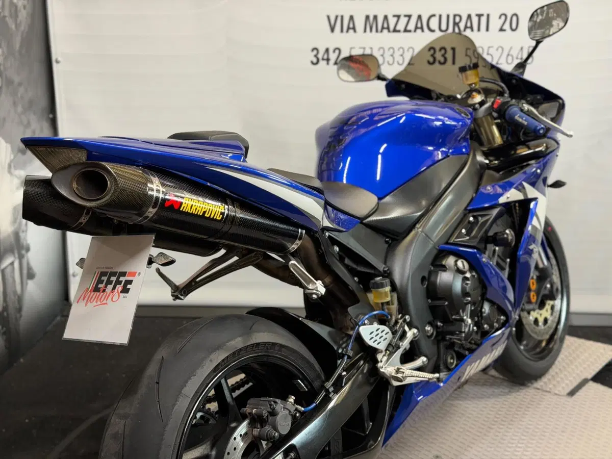 Yamaha YZF R1 (2006 - 07) (14)