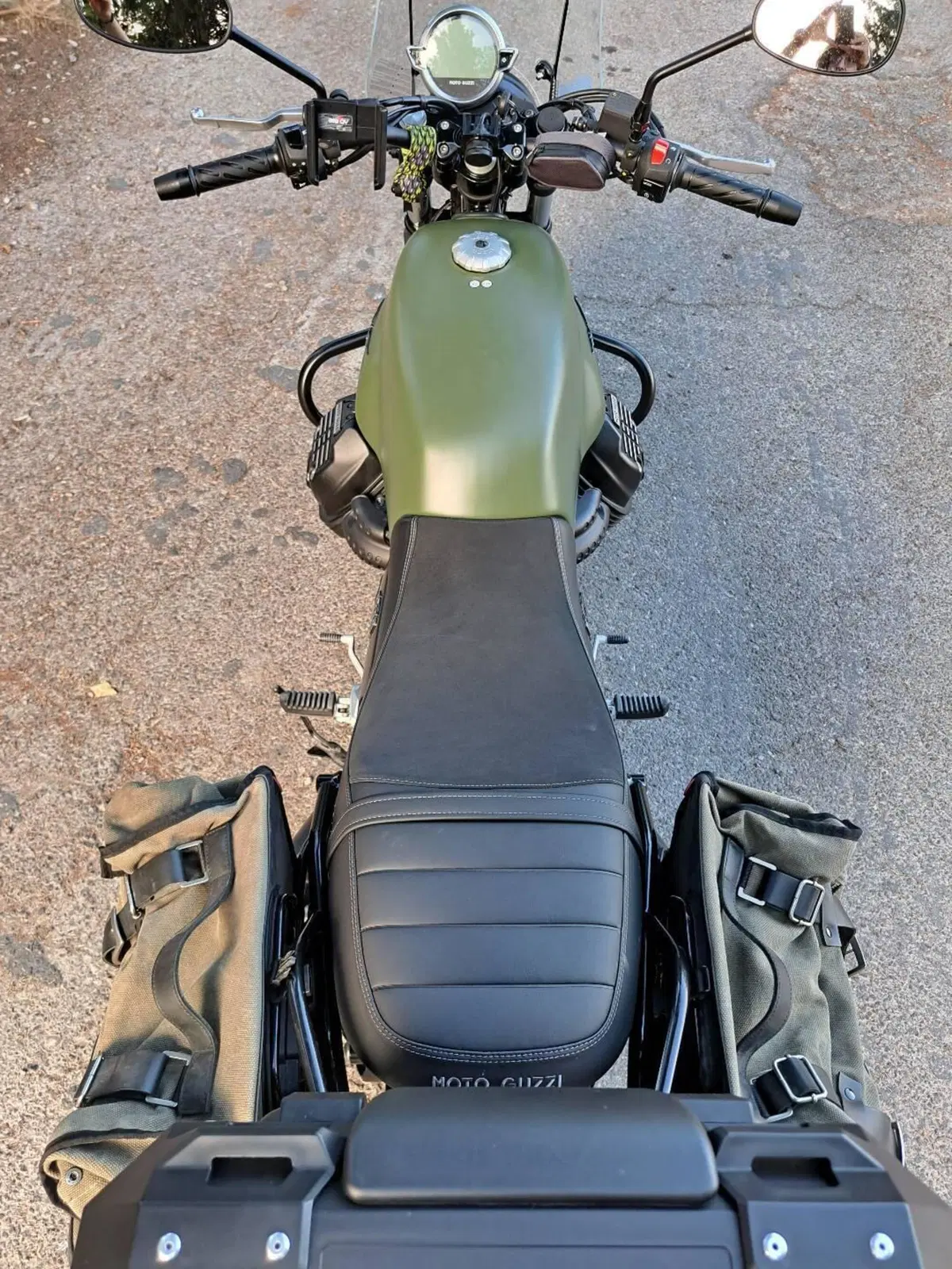 Moto Guzzi V7 Stone (2021 - 24) (9)