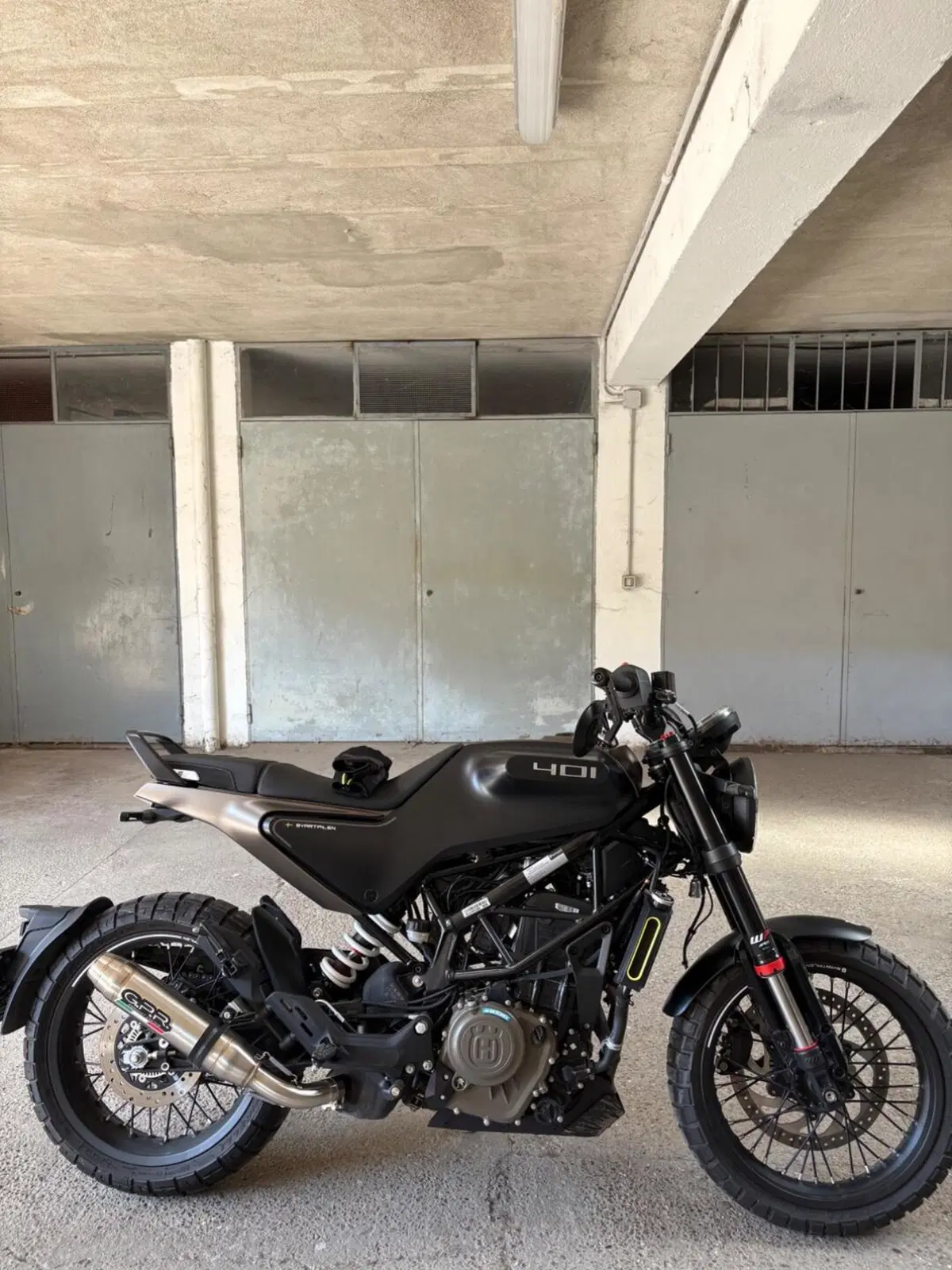 Husqvarna Svartpilen 401 (2021 - 23) (2)