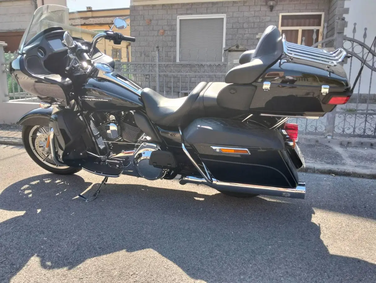Harley-Davidson 1690 Road Glide Ultra (2015 - 16) - FLRTU (5)