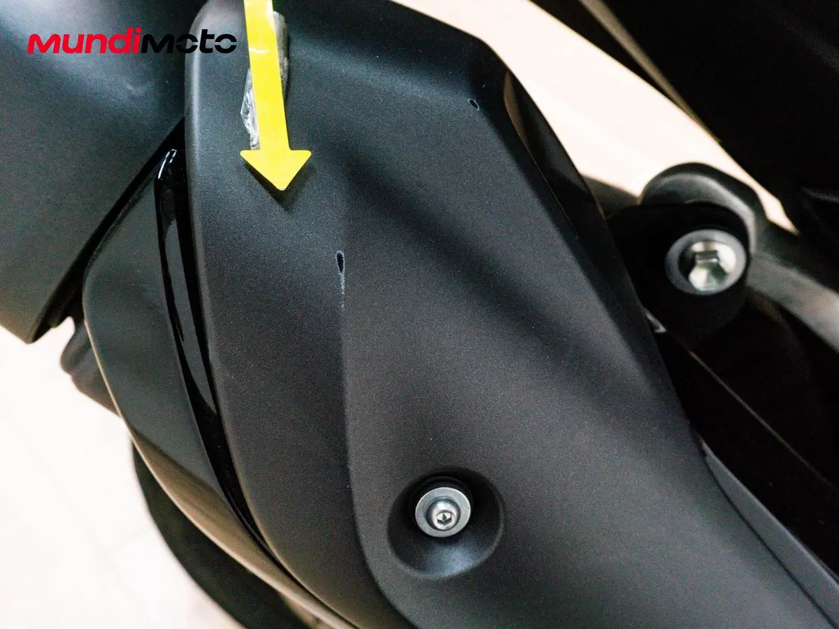 Yamaha T-Max 560 Tech Max (2025 - 26) (13)