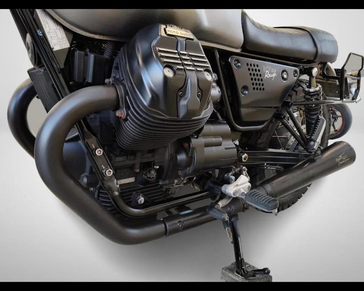 Moto Guzzi V7 III Rough (2018 - 20) (14)