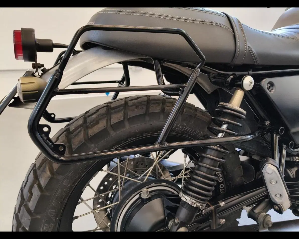 Moto Guzzi V7 III Rough (2018 - 20) (17)