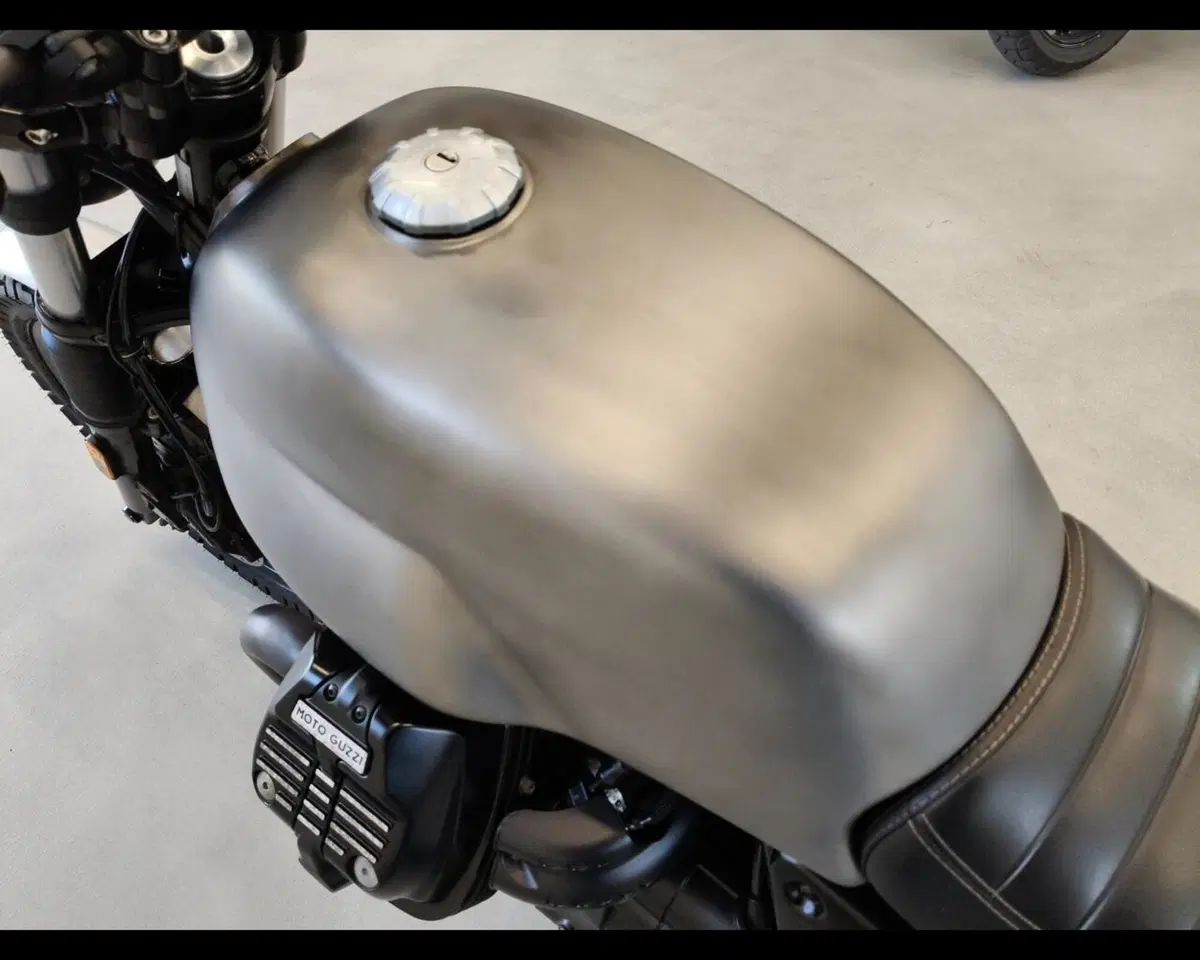 Moto Guzzi V7 III Rough (2018 - 20) (13)