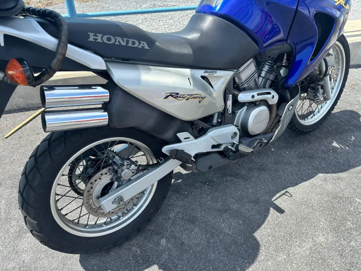 Honda Transalp XL 650V (2000 - 04) (2)
