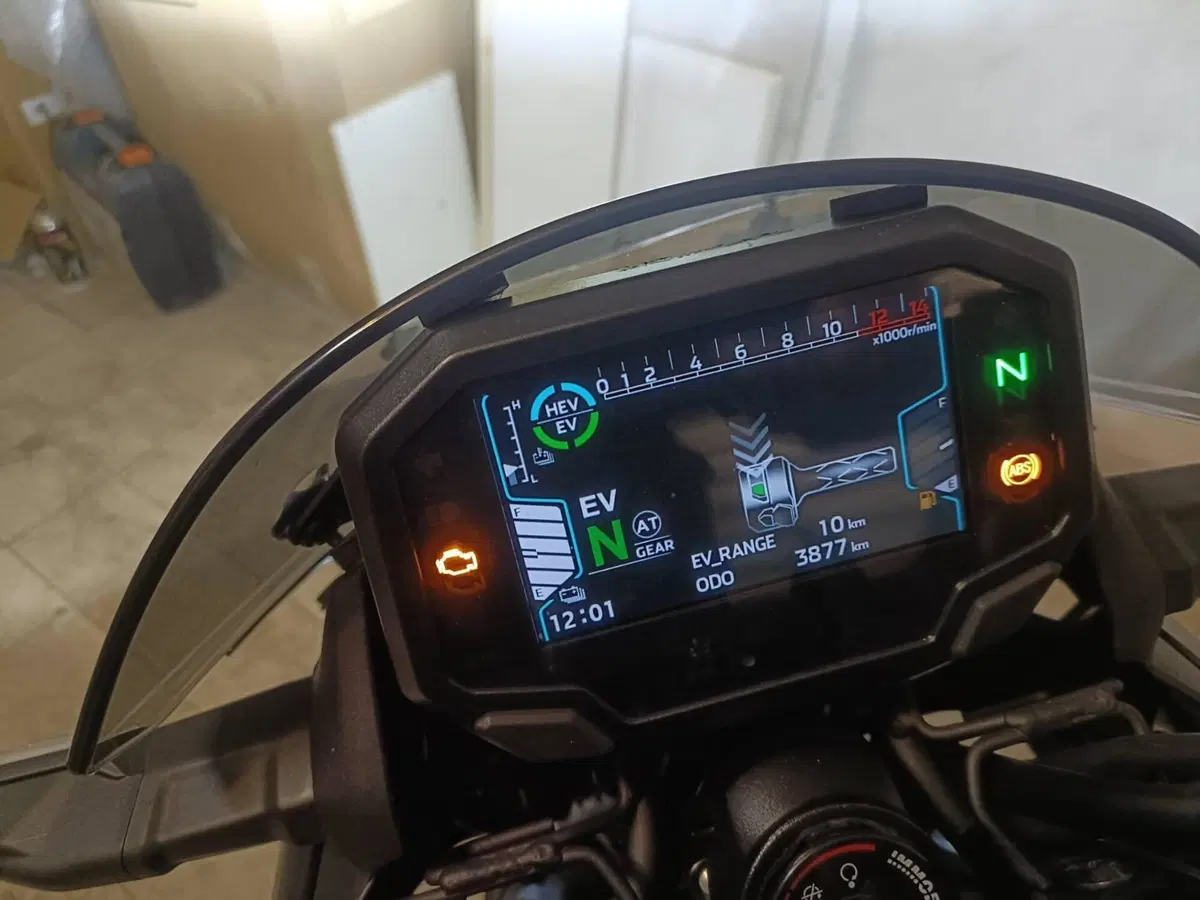 Kawasaki Z7 Hybrid (2024 - 26) (5)