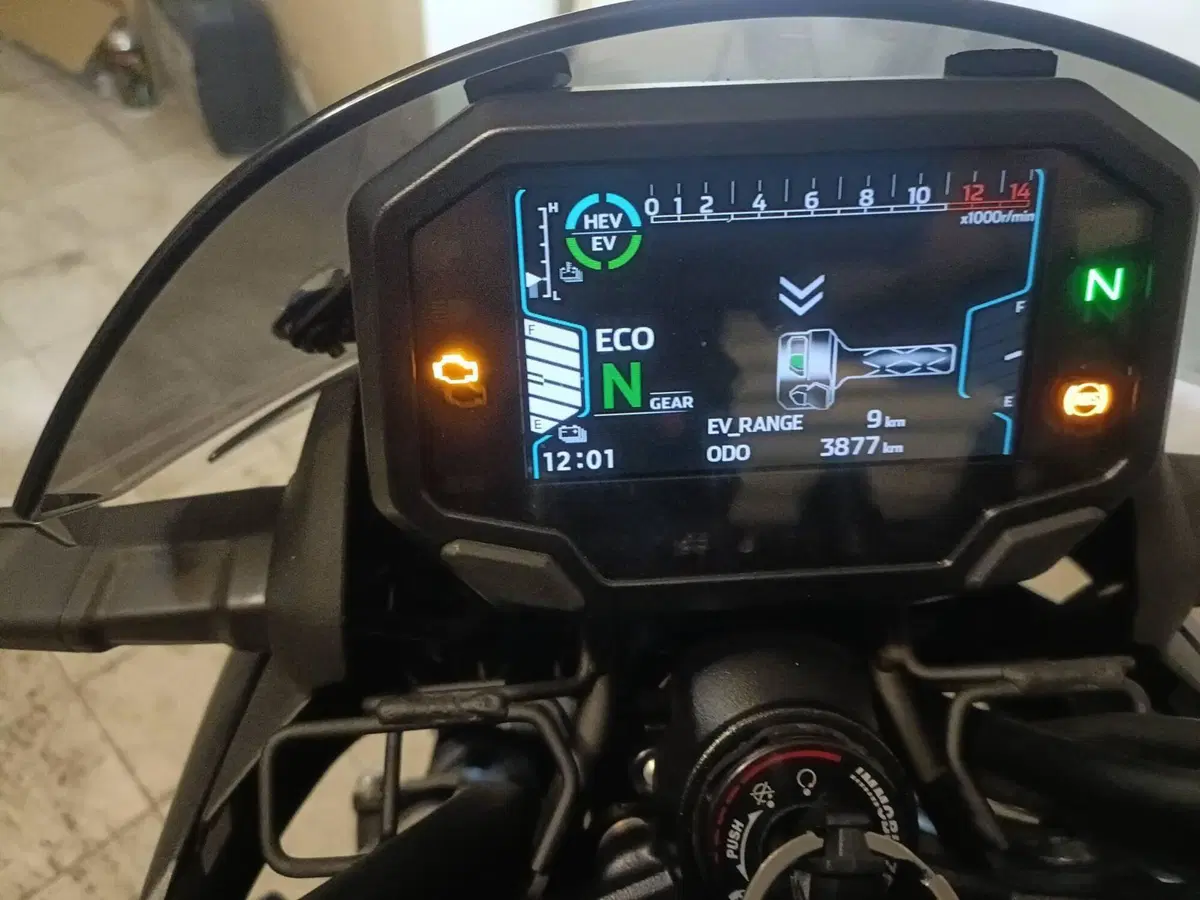 Kawasaki Z7 Hybrid (2024 - 26) (8)