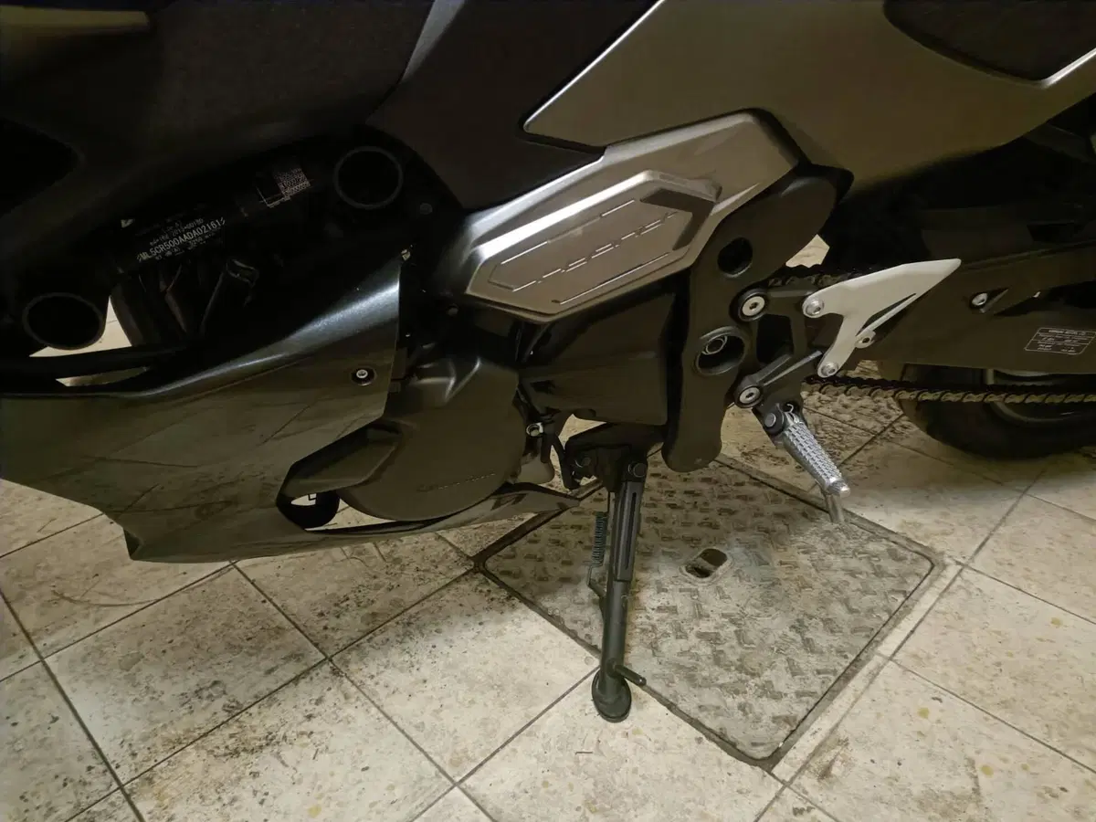 Kawasaki Z7 Hybrid (2024 - 26) (11)