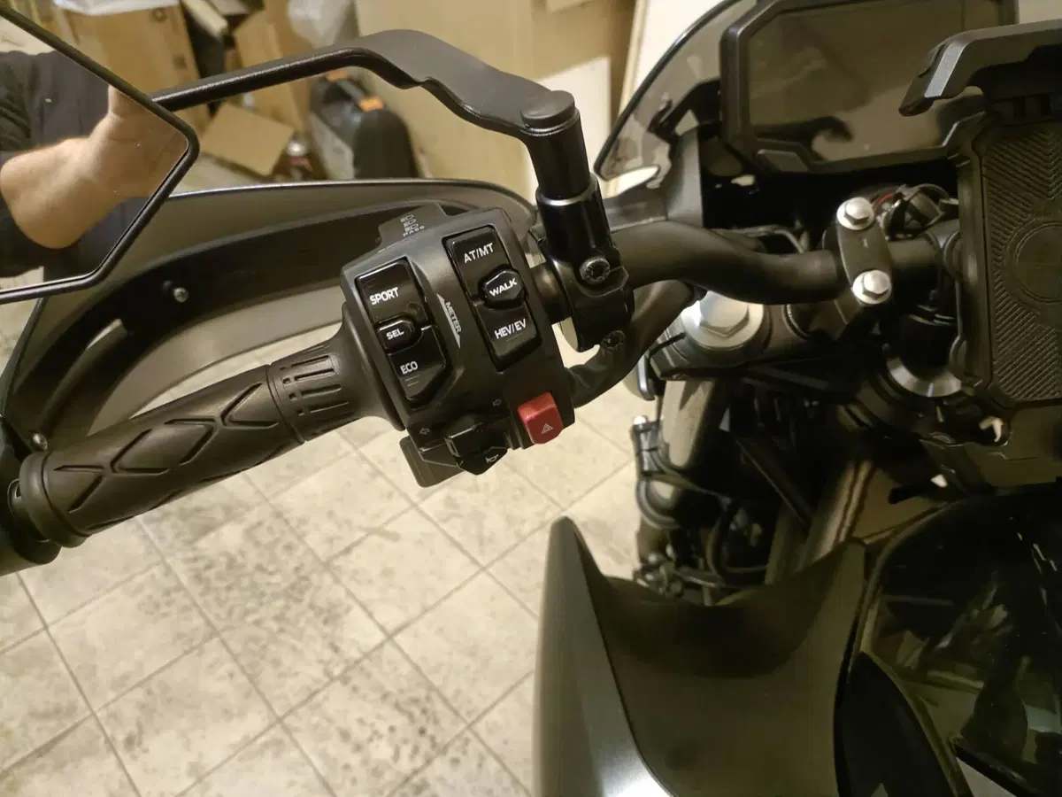 Kawasaki Z7 Hybrid (2024 - 26) (12)