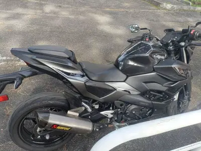 Kawasaki Z7 Hybrid (2024 - 26) usata