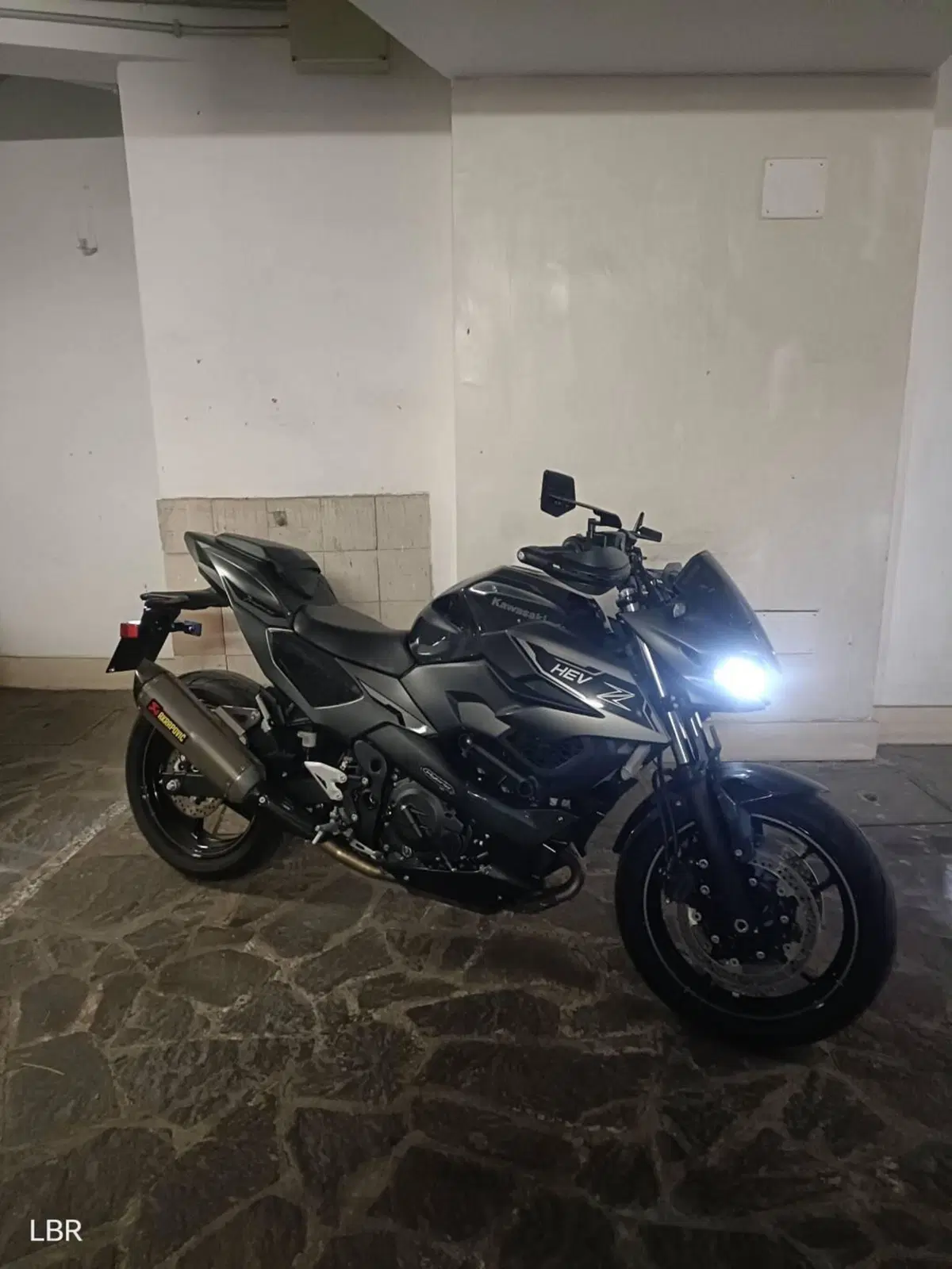 Kawasaki Z7 Hybrid (2024 - 26) (4)
