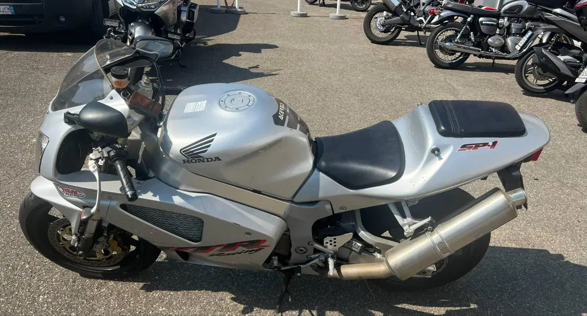 Honda VTR 1000 SP-1 (2000 - 01) (2)