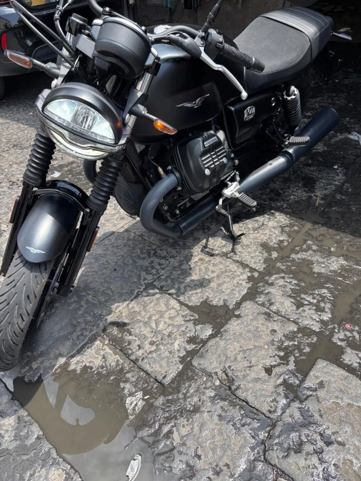 Moto Guzzi V7 Stone (2021 - 24) (6)