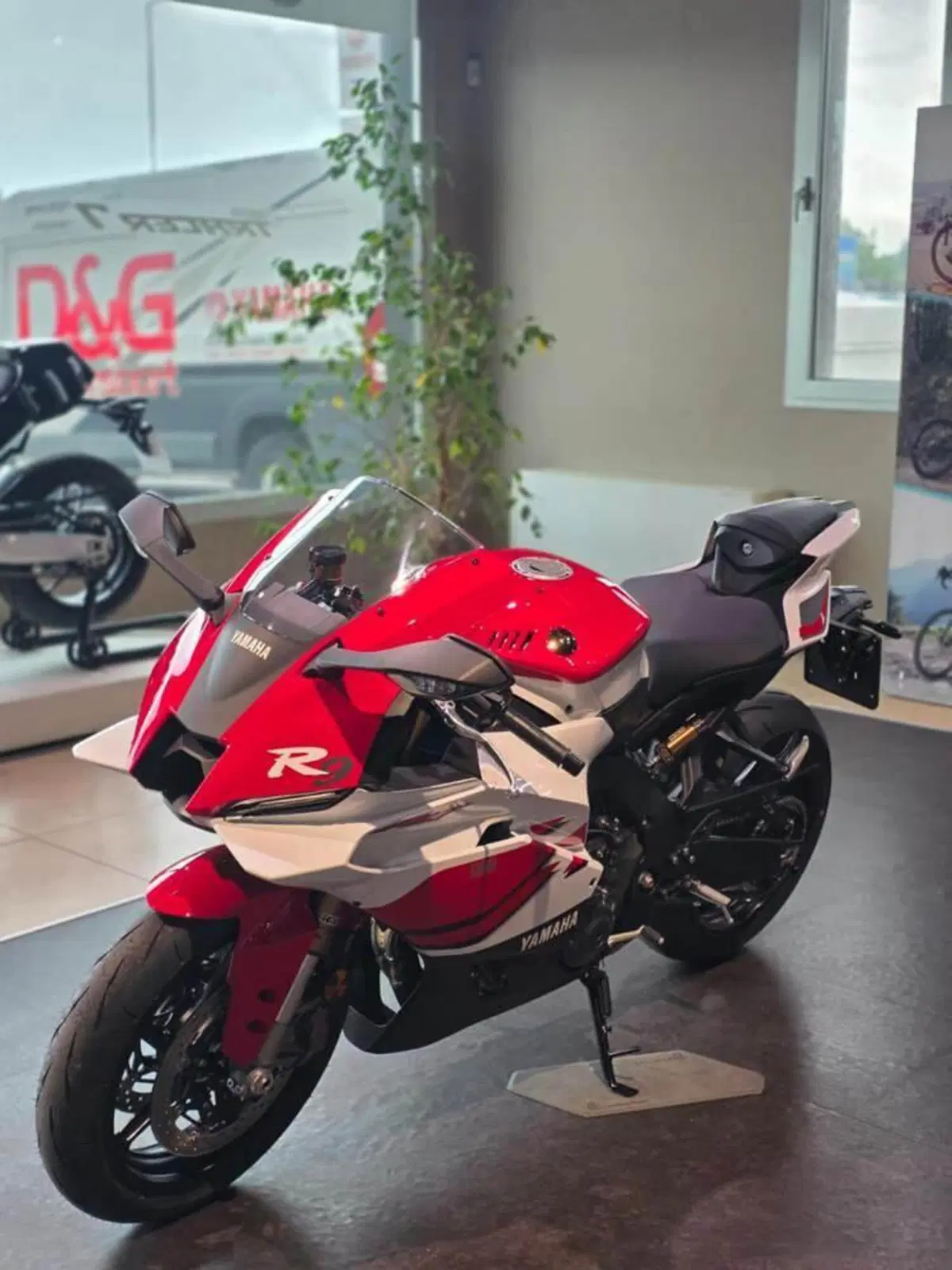 Yamaha YZF R9 70th (2026) (4)