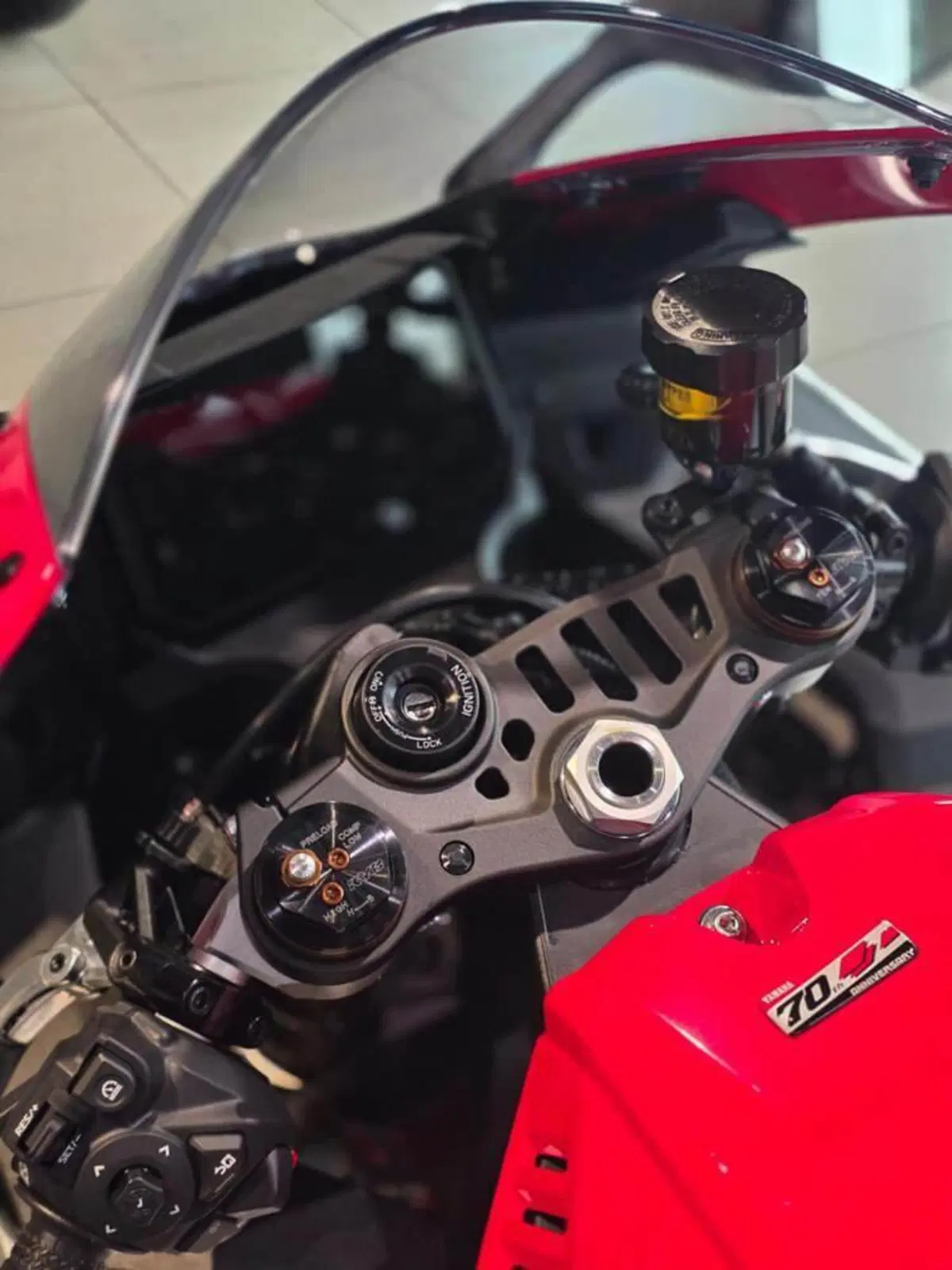 Yamaha YZF R9 70th (2026) (7)