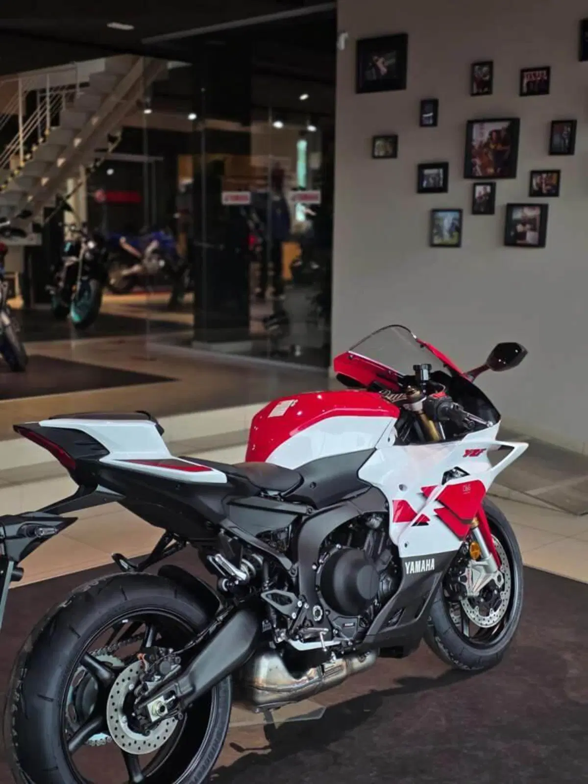 Yamaha YZF R9 70th (2026) (6)