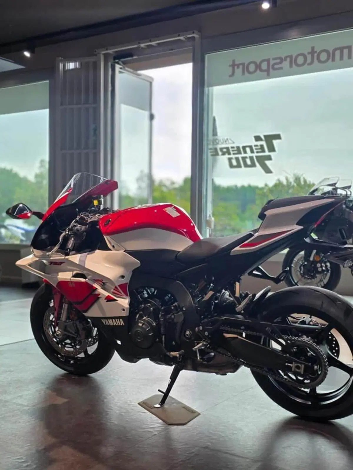 Yamaha YZF R9 70th (2026) (5)