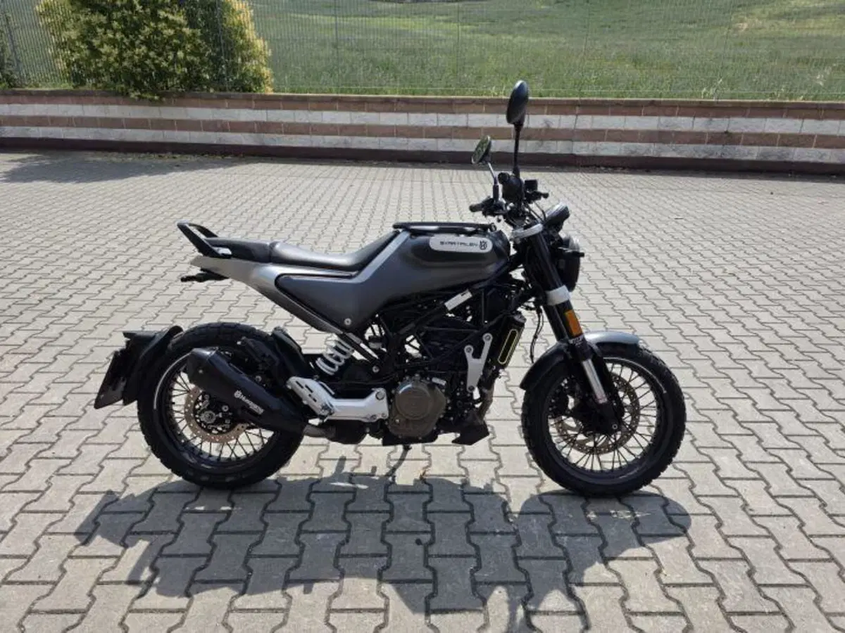 Husqvarna Svartpilen 125 (2021 - 23) (3)