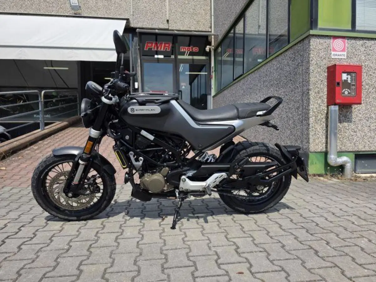 Husqvarna Svartpilen 125 (2021 - 23) (4)