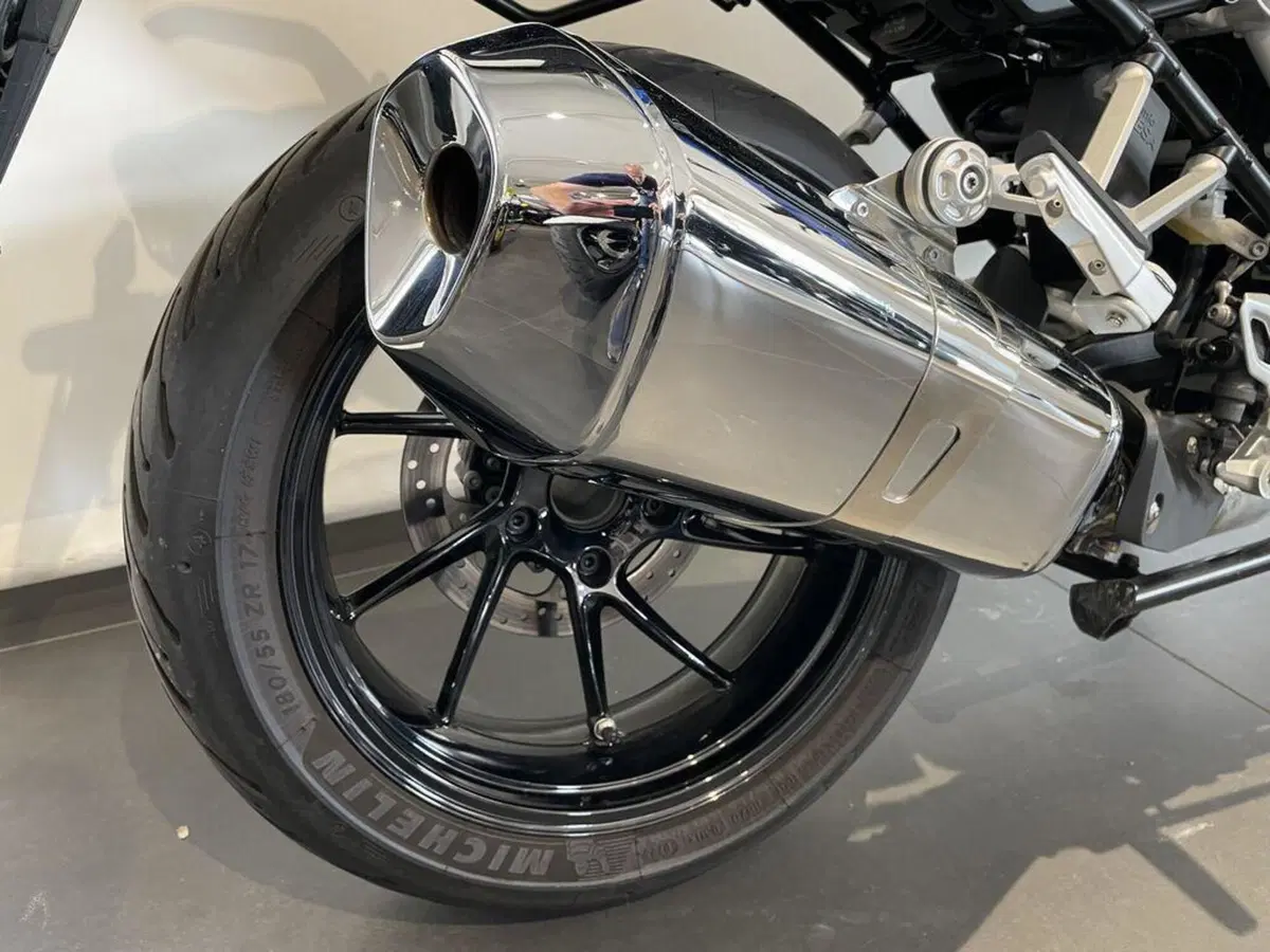 Bmw R 1250 R (2021 - 25) (2)