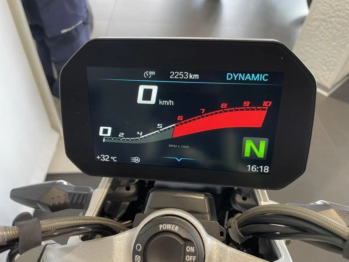 Bmw R 1250 R (2021 - 25) (8)