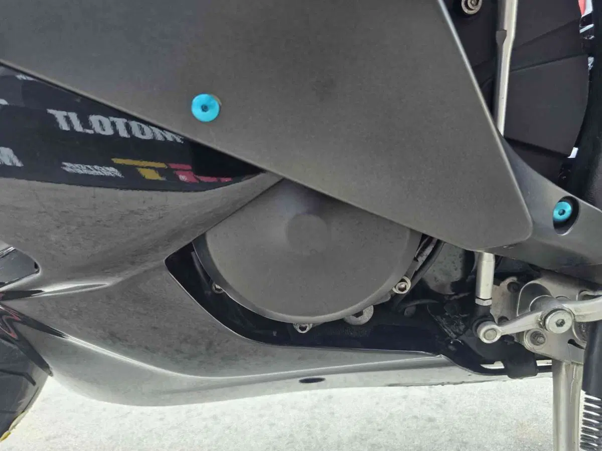Yamaha YZF R6 (2006 - 07) (25)