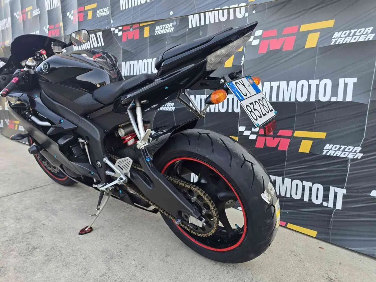 Yamaha YZF R6 (2006 - 07) (4)