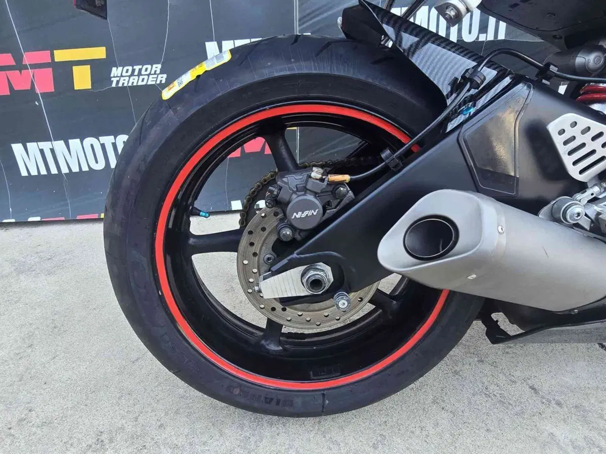 Yamaha YZF R6 (2006 - 07) (16)