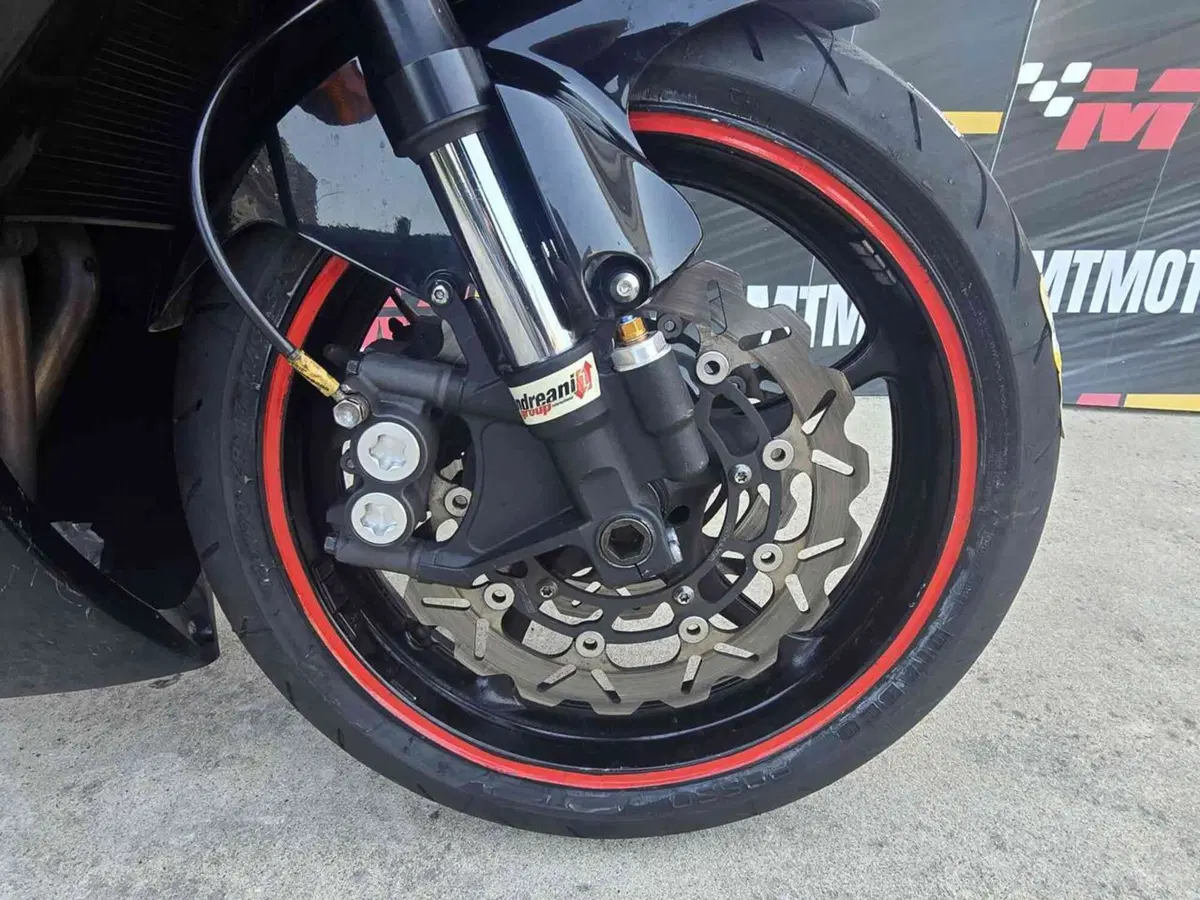 Yamaha YZF R6 (2006 - 07) (12)