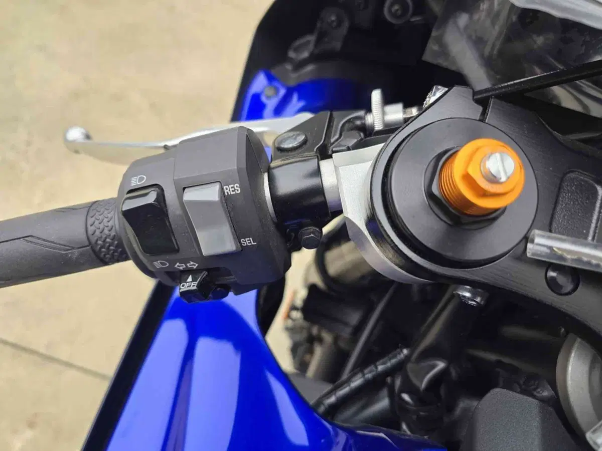 Yamaha YZF R7 (2021 - 25) (8)