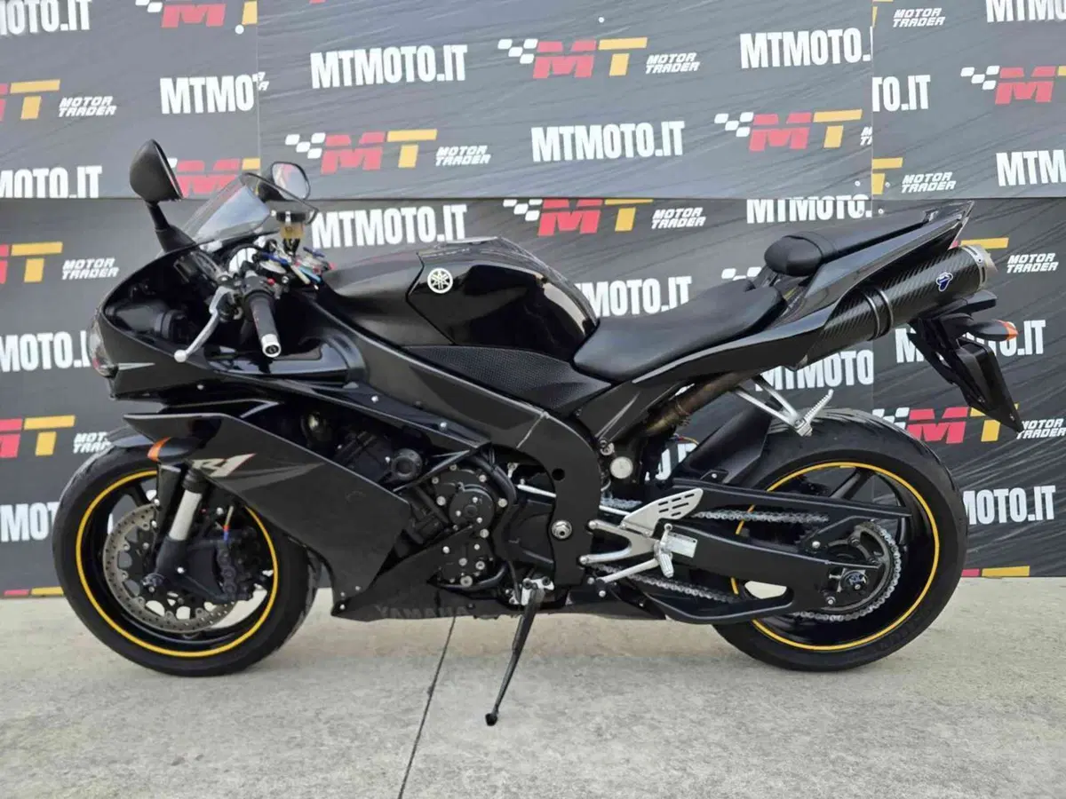 Yamaha YZF R1 (2007 - 08) (2)