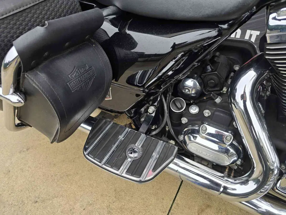 Harley-Davidson 103 Road King Classic (2011 - 13) - FLHRC (10)