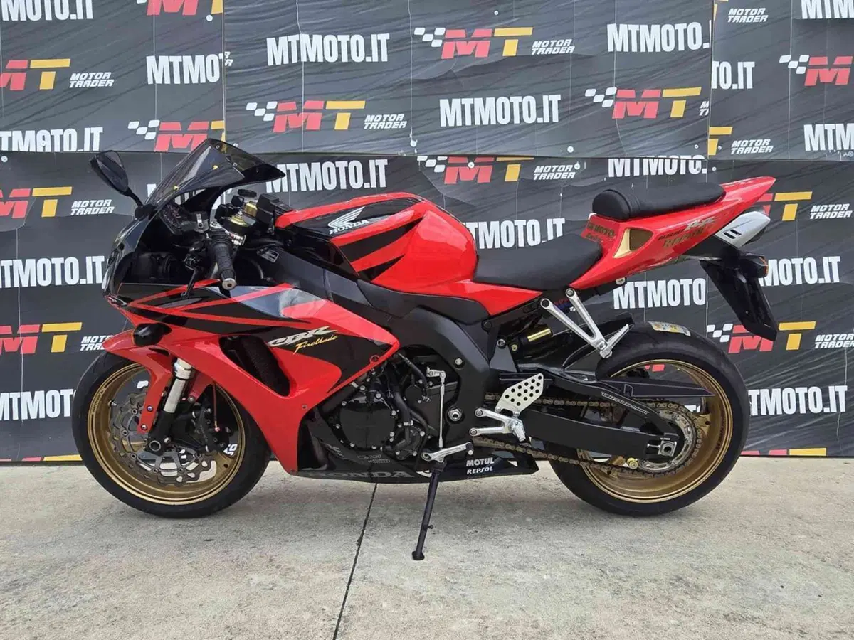 Honda CBR 1000 RR Fireblade (2006 - 07) (2)