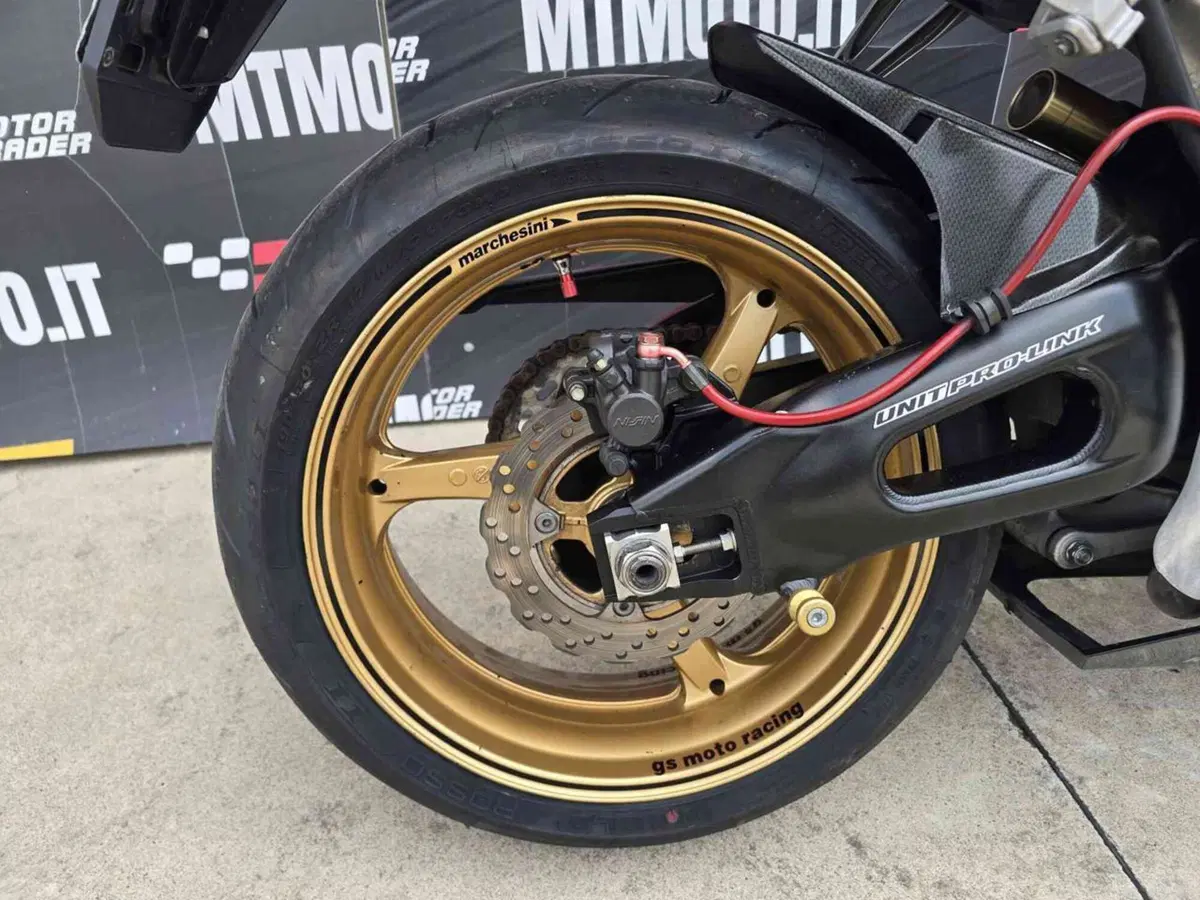 Honda CBR 1000 RR Fireblade (2006 - 07) (12)