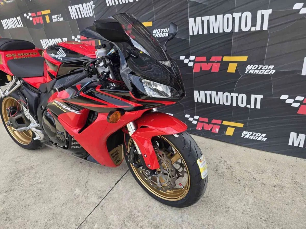 Honda CBR 1000 RR Fireblade (2006 - 07) (3)